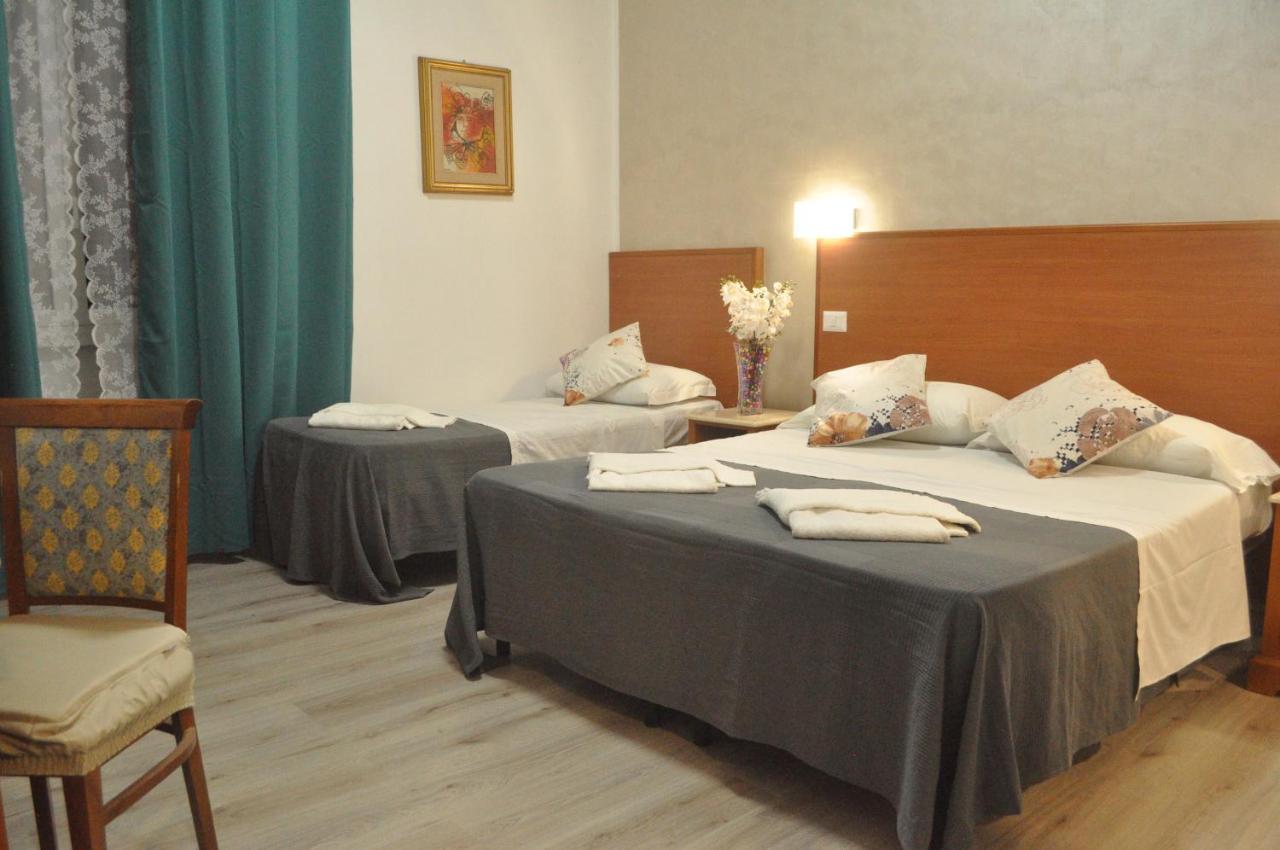Napoleone Luxury * Rom